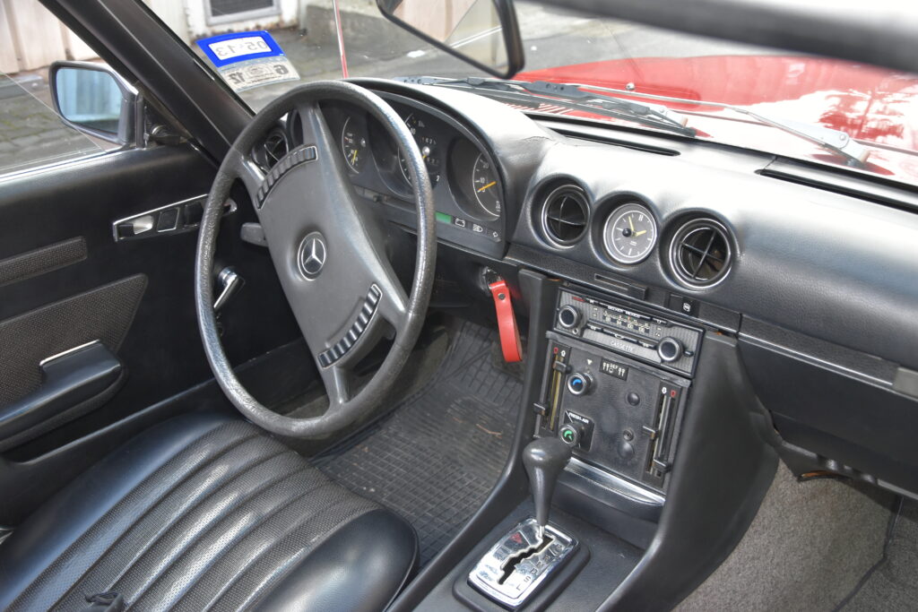 MB SL Cockpit